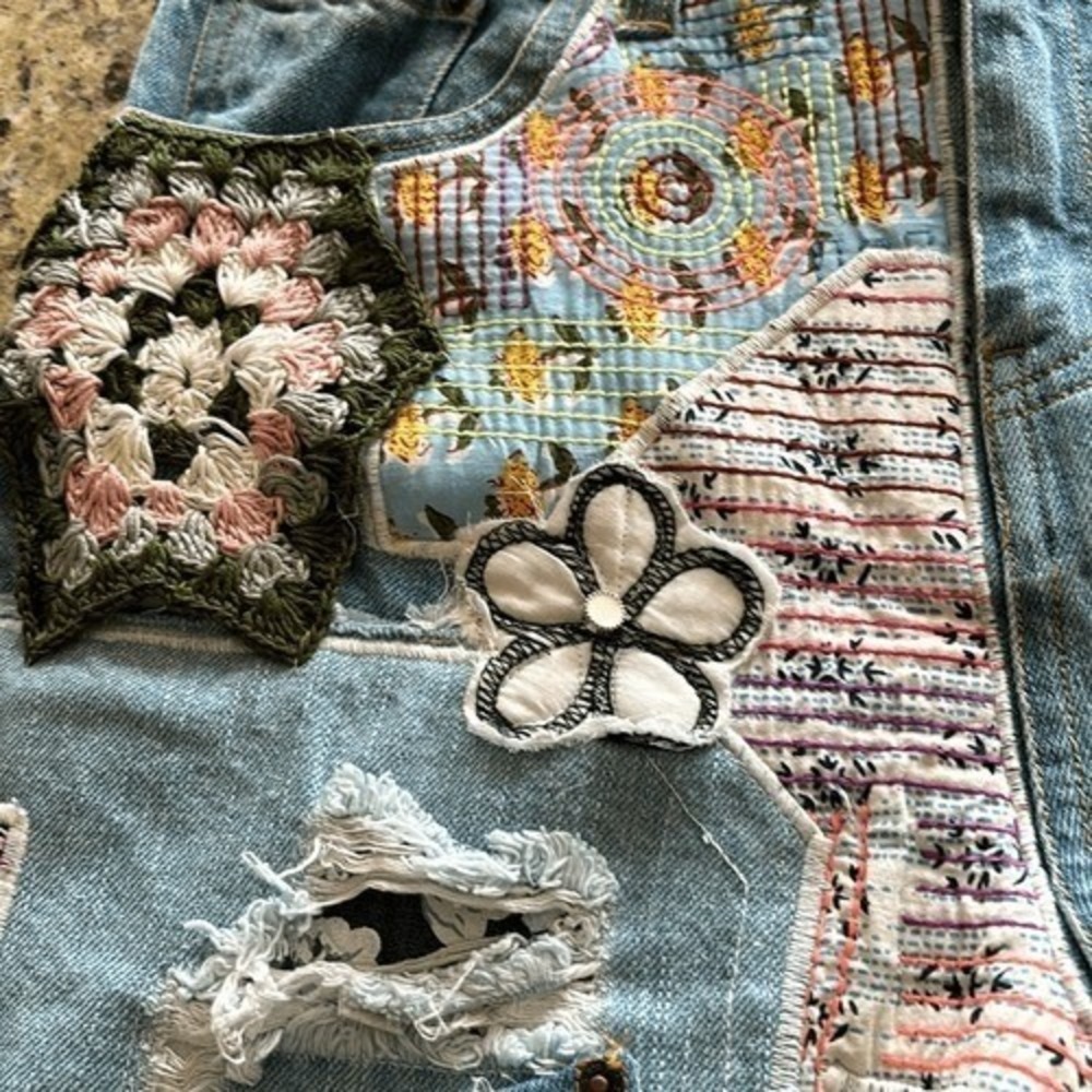 BDG Jeans crocheted patchwork denim high rise Hippie Festival women's 29 NEW - Picture 11 of 12